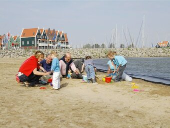 Apartamentos Cozy Holiday Home In Volendam Style On The Markermeer