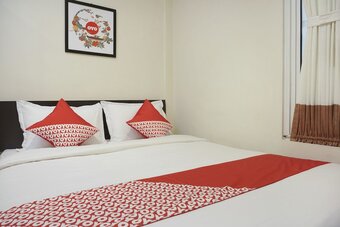 Hotel Oyo 409 Pondok Helomi