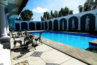 Kapis Mansions Hotel