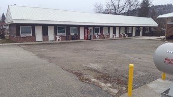 Roy's Holiday Motel