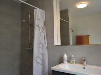 Comfortable And Luxurious Apartment In A Wooded Area With Sweeping Views