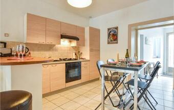 Stunning Home In Apremont W/ 2 Bedrooms