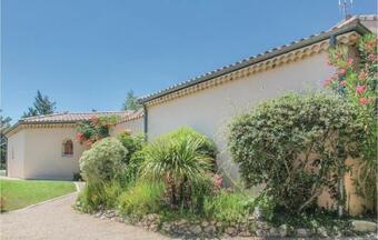 Five-bedroom Holiday Home In Montelimar