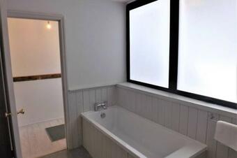 The Mews - Tastefully Restored Mews House Close To The Sea