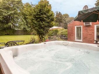 Rosehill Manor
