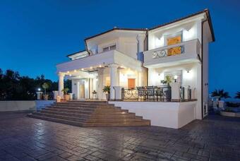 Villa Karakas
