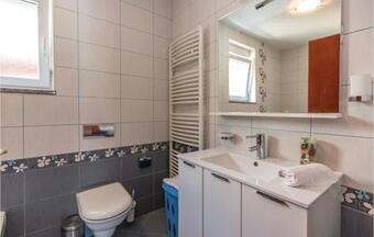 Holiday Home Vinjani Donji 02