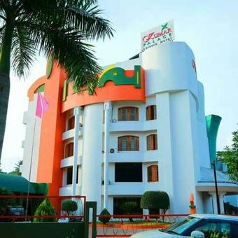 Hotel Kumar Palace