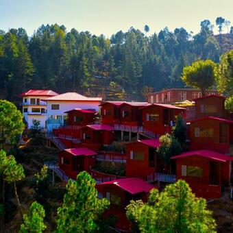 Hotel Chiranjeev Slopey Hill Resort