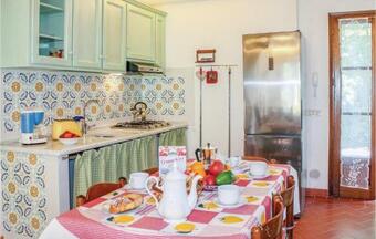 Two-bedroom Apartment In Crespina -pi-