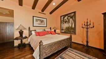 Rent Your Dream Holiday Villa And Look Forward To Relaxing Beside Your Private Pool, Cabo San Lucas Villa 1004