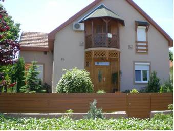 X�nia Apartman