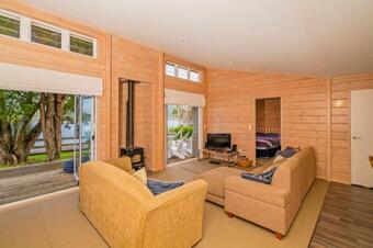 Opoutere Oasis - Opoutere Holiday Home