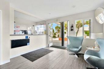Tradewinds Motel