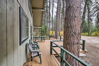 Hillside Hideaway Warm And Cozy Terrace Lakes Cabin
