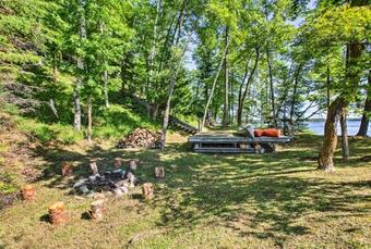 Trout Lake Cabin With Private Dock, Kayaks And Loft!