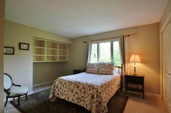 19 Oak House Home