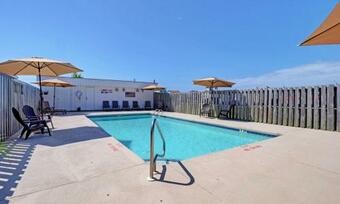 Hotel Loggerhead Inn And Suites By Carolina Retreats