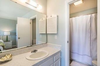 Harbor Island E204