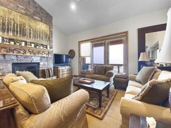 9922 Vista Home
