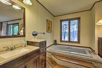 Arbor Vitae Home With Game Room - Snowmobiles Welcome