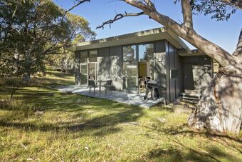 Ecocrackenback 10 'sustainable Chalet Close To The Slopes.'