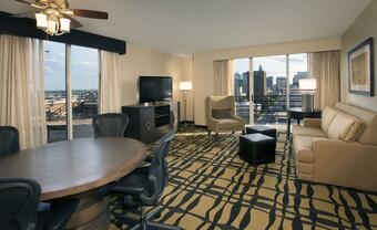 Hotel Doubletree Suites By Hilton Austin