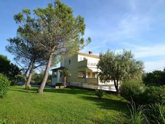 Apartment Omi�alj 1