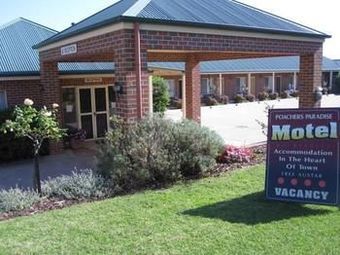 Motel Poachers Paradise