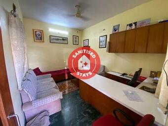 Oyo 82980 Hotel Narayan Palace