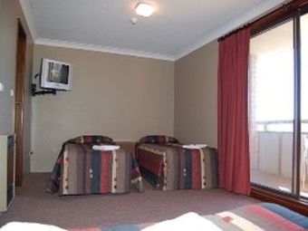 Southern Cross Motor Inn & Tourist Park