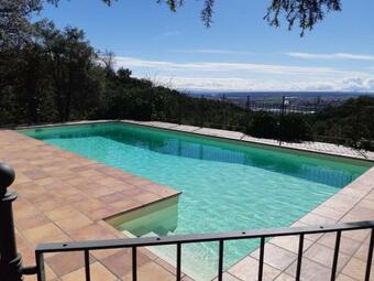 Preciosa Villa De Campo / Wonderful Country Villa