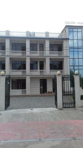 Hostal Golden House