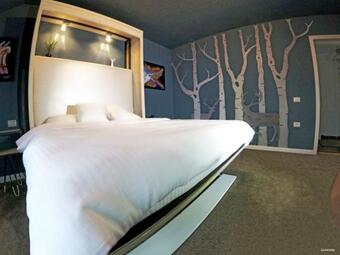 Hostal Apulum Gardens