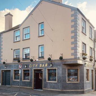 3 Bedroom Luxury Apartment Beside The Cashel Palace Hotel On Cashel's Main Street