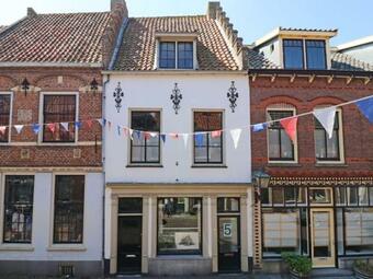 Rijksmonumentale Stadswoning In Oranjestad Buren
