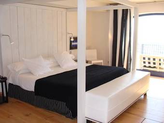 Hotel Trias