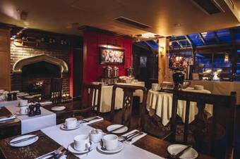 Carlton Mitre Hotel