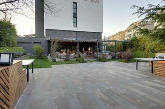 Hotel Leo Suites