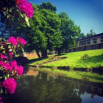Hotel Inn On The Lake