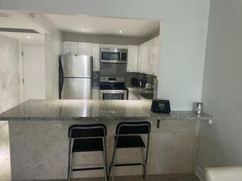 Large 1 Bedroom Apartment At Roney Palace Sleep 8