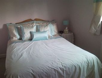Latchmead Bed & Breakfast