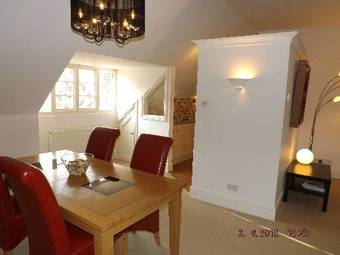 Bradford Views, 2 Bed Apartment