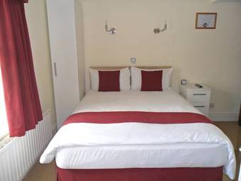 Bed & Breakfast Cumberland House Gatwick B & B