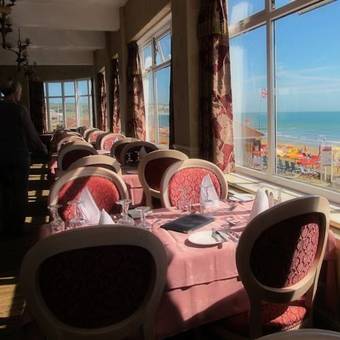 Sandringham Hotel