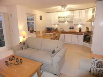 Ellon Apartment