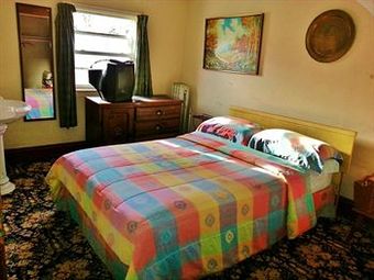 Harbor House Bed And Breakfast