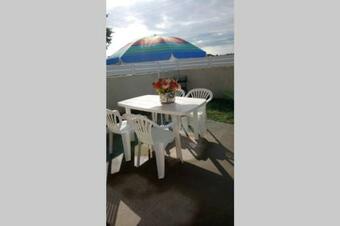 Maison Adoss�e
