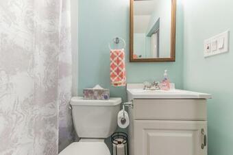 Niagara Rd Cottage In Perfect Location To Visit Lake Erie Or Cleveland Home