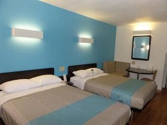 Motel 6 Kingston
